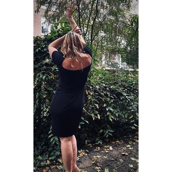 Vintage black dress by Frank Usher with sweetheart neckline, size 10 - Picture 3 of 5